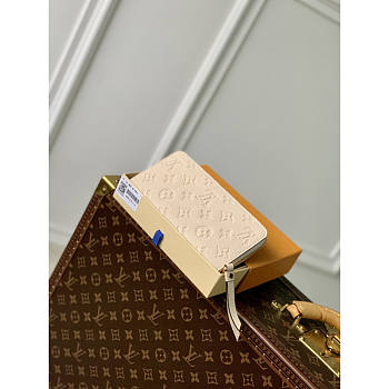 Louis Vuitton LV Zippy Wallet Cream 19.5 x 10.5 x 2.5 cm