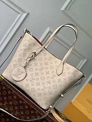 Louis Vuitton LV Blossom MM Beige 30x27.5x16cm - 1