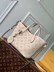 Louis Vuitton LV Blossom PM Bag Beige 20 x 20 x 12.5 cm - 1