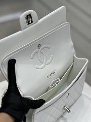 Chanel Medium Flap Bag White Caviar Silver 25cm - 4