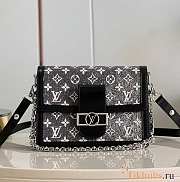 Louis Vuitton LV Dauphine MM Grey 25 x 17 x 10.5 cm - 1