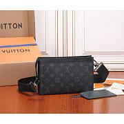 Louis Vuitton LV Gaston Wearable Wallet Black 22x14.5x4.5cm - 5