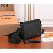 Louis Vuitton LV Gaston Wearable Wallet Black 22x14.5x4.5cm - 4