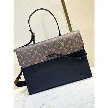 Louis Vuitton LV Robusto Briefcase Taiga Brown Black 40x34x10cm