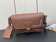 Louis Vuitton LV Montsouris Messenger A05 34 x 19 x 11 cm - 1