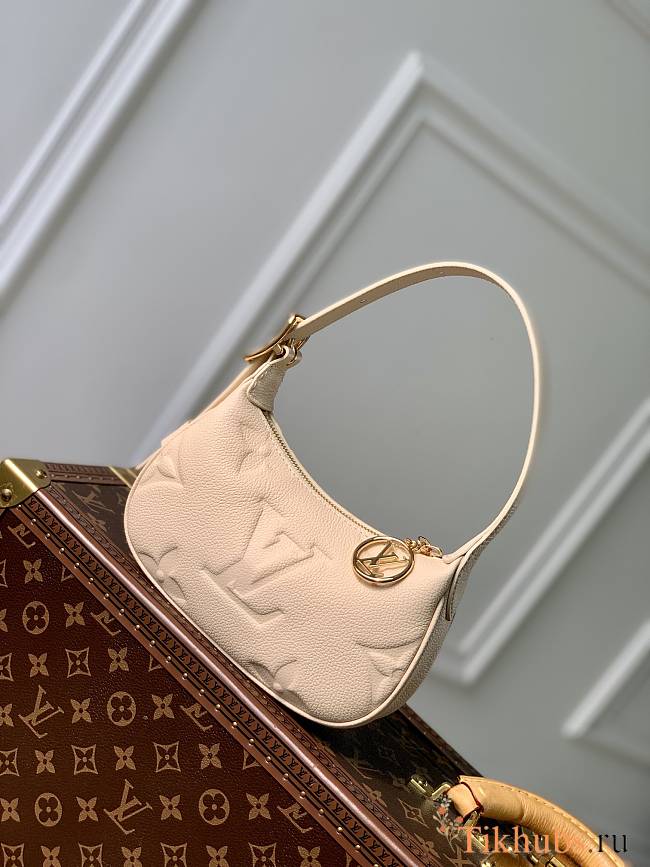 Louis Vuitton LV Mini Moon White 20.5x11x5cm - 1