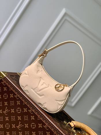 Louis Vuitton LV Mini Moon White 20.5x11x5cm