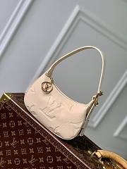 Louis Vuitton LV Mini Moon White 20.5x11x5cm - 4