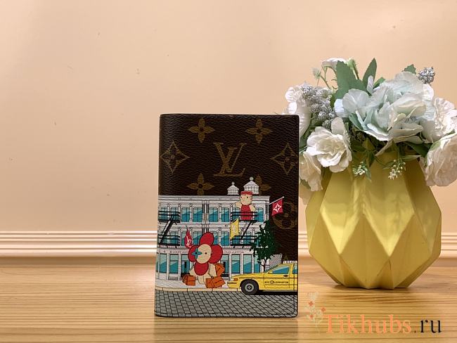 Louis Vuitton LV Passport Cover Monogram 10 x 14 x 2.5 cm - 1