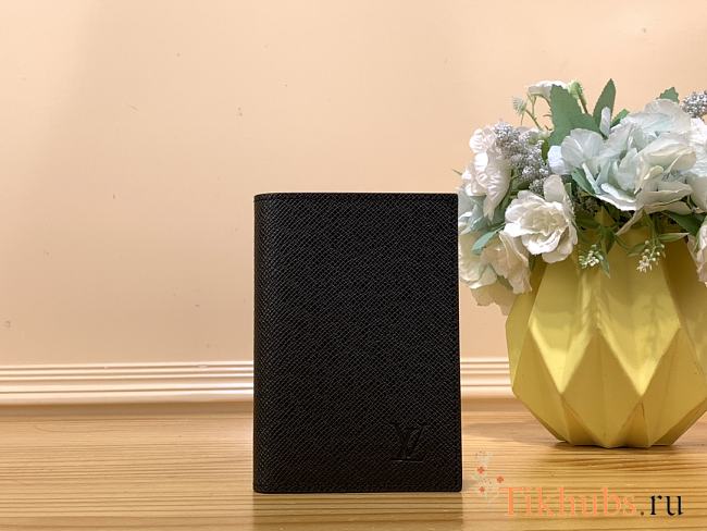 Louis Vuitton LV Passport Cover Black 10 x 14 x 2.5 cm - 1