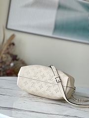 Louis Vuitton LV Why Knot PM Cream 28 x 34 x 12 cm - 3