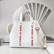 Louis Vuitton x Nigo Tote Journey White 60 x 37 x 15.5 cm - 5