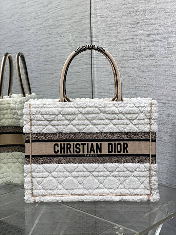 Dior Medium Book Tote Ice Cannage Shearling 36 x 27.5 x 16.5 cm