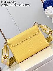 Louis Vuitton LV Twist MM Plume Yellow 23 x 17 x 9.5 cm - 3