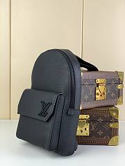 Louis Vuitton LV Pilot Slingbag Black 20 x 30 x 4 cm - 2