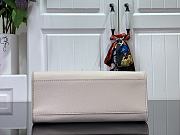 Louis Vuitton LV Lock & Go Lockme White 24.5 x 19 x 10.5 cm - 4