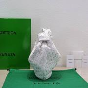 Bottega Veneta Teen Jodie Shoulder Bag White 36x21x13cm - 4