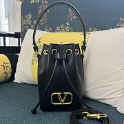 Valentino Mini Vlogo Signature Bucket Bag Nappa Leather Black 12x18x10cm - 1