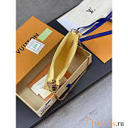 Louis Vuitton LV Mini Pochette Accessoires Banana Fizz Yellow 15.5 x 10.5 x 4 cm - 2