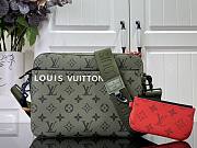 Louis Vuitton LV Trio Messenger Khaki Green Red 25 x 18.5 x 7 cm - 1