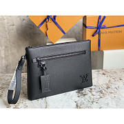 Louis Vuitton LV IPad Pouch Black 30x22x5cm - 3