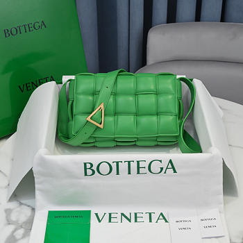 Bottega Veneta Padded Cassette Leather Shoulder Bag Green 26x18x8cm