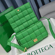 Bottega Veneta Padded Cassette Leather Shoulder Bag Green 26x18x8cm - 6