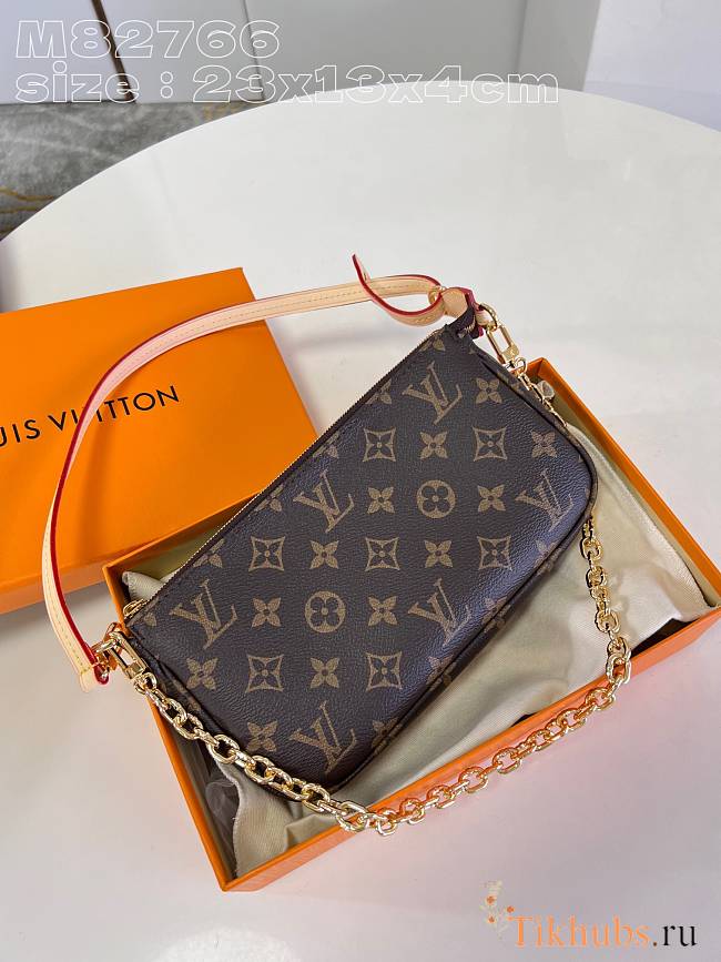 Louis Vuitton LV Pochette Accessoires Monogram 23.5 x 13.5 x 4 cm - 1