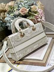 Dior Medium Lady D-joy Bag White 26 x 13.5 x 5cm - 2