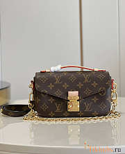 Louis Vuitton LV Pochette Metis East West 21.5x13.5x6cm - 1