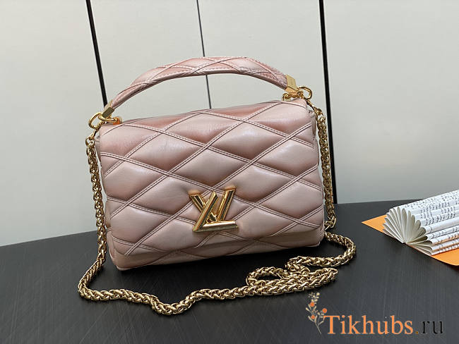 Louis Vuitton LV GO-14 MM Malletage Beige Rose 23 x 16 x 10 cm - 1