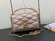 Louis Vuitton LV GO-14 MM Malletage Beige Rose 23 x 16 x 10 cm - 1