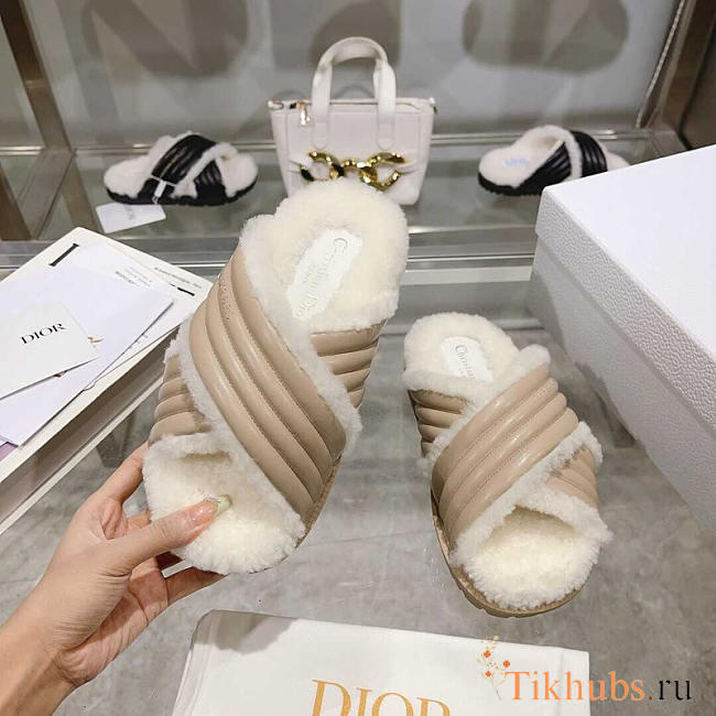 Dior D-Cross Slide Beige Lambskin and White Shearling - 1