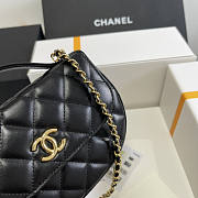 Chanel Flap Bag Black Lambskin Gold 19x11x3.5cm - 4