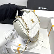 Chanel Flap Bag White Lambskin Gold 19x11x3.5cm - 6