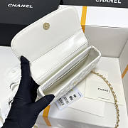 Chanel Flap Bag White Lambskin Gold 19x11x3.5cm - 3