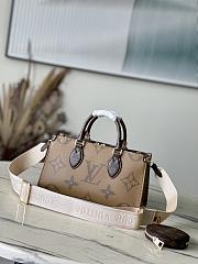 Louis Vuitton LV OnTheGo East West M46653 25x13x10cm - 3