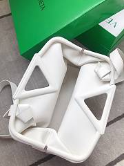 Bottega Veneta The Triangle Bag White 35x26x15cm - 5