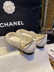 Chanel Leather White Ballet Flats - 5