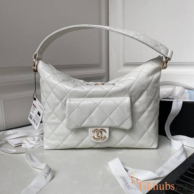 Chanel Lambskin Large Hobo Bag White 29.5x37x13cm - 1