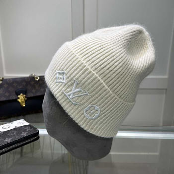 Louis Vuitton LV Headline Beanie White