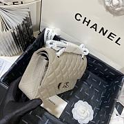 Chanel Flap Bag Grey Caviar Silver 23cm - 4