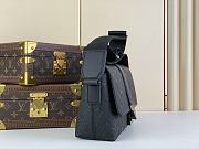 Louis Vuitton LV S-Cape Messenger Black 28 x 16 x 10 cm - 6