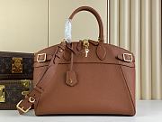 Louis Vuitton LV Lock It MM Gold 36x29x15xcm - 1