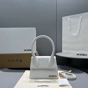 Jacquemus Le Chiquito Moyen White Bag 18x13.5cm