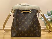 Louis Vuitton LV Néonoé BB Monogram 20 x 20 x 13 cm - 3