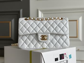 Chanel Flap Bag White Lambskin Gold 23cm