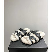 Hermès Chypre Sandals Black and Ecru Shearling - 3