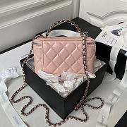 Chanel Vanity Case 23K Pink Lambskin 17x9.5x8cm - 2