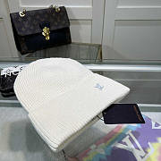 Louis Vuitton Cashmere Ahead Beanie White - 3